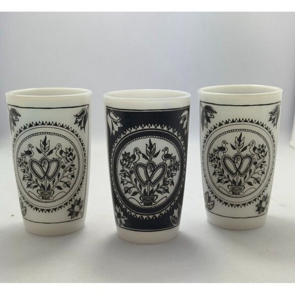 RARE Vtg Hazel Atlas Milk Glass Tumblers Love Birds Embossed Dutch Folk Art Set* - Picture 7 of 9